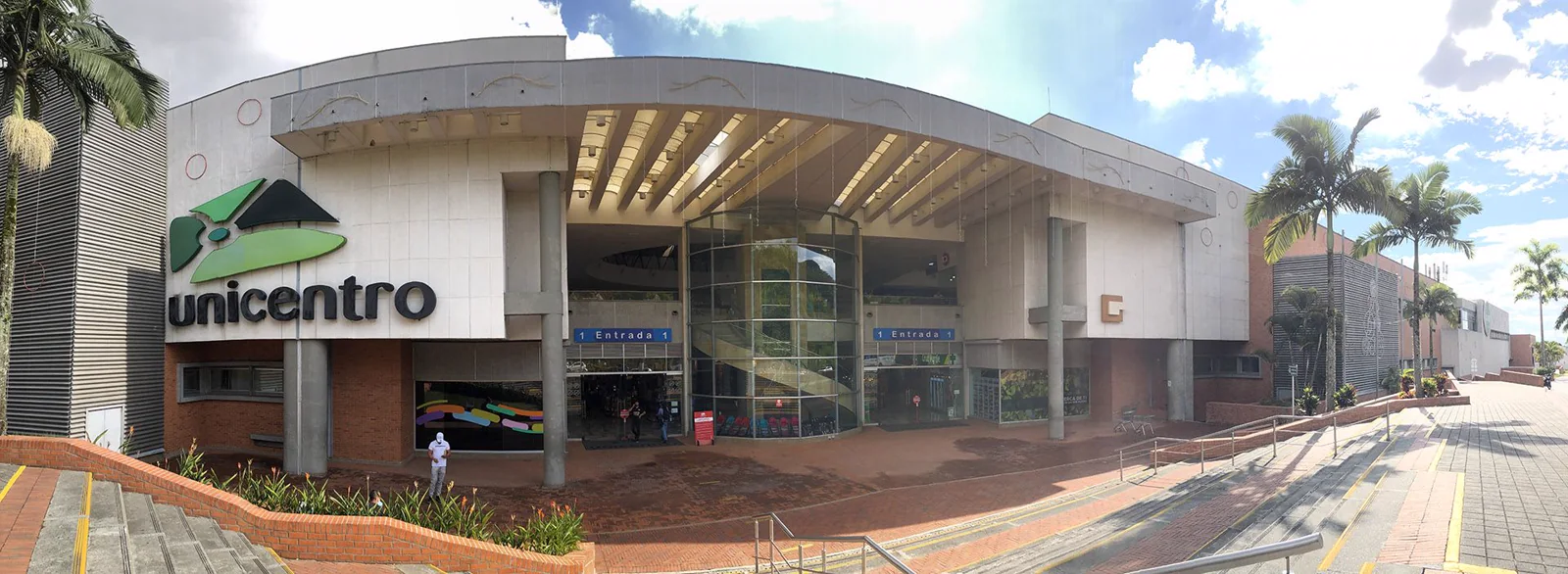 Fachada panorámica real de Unicentro Pereira