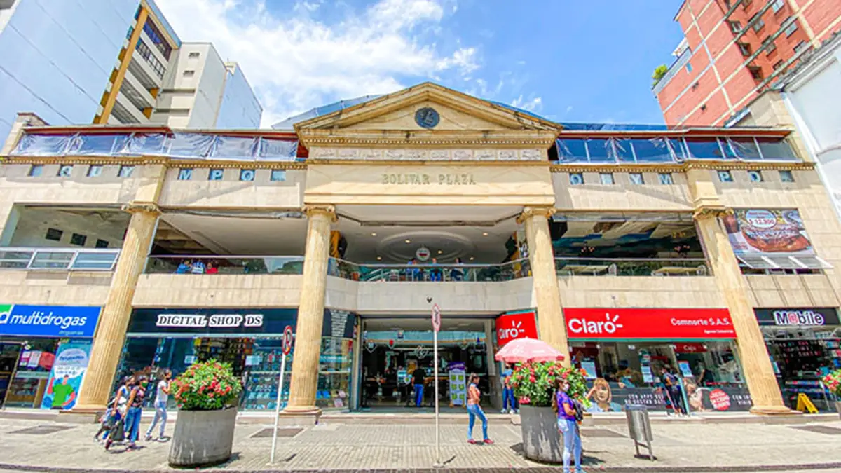 Fachada de Bolívar Plaza