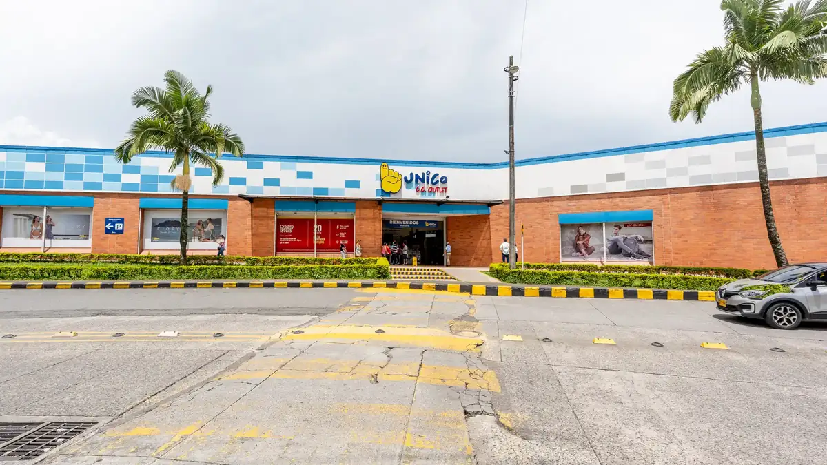Fachada de Único C.C. Outlet